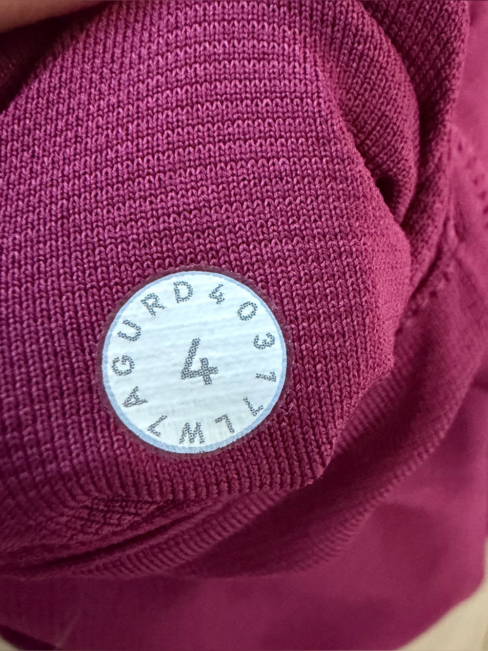 Lululemon Hotty Hot Shorts 2.5” Size 4 Raspberry Burgundy Pink Running Mesh*G16 - Picture 3 of 3